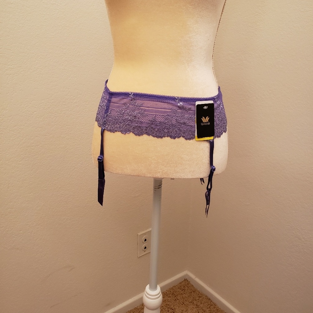 NWT Wacoal Embrace Lace Garter M/L